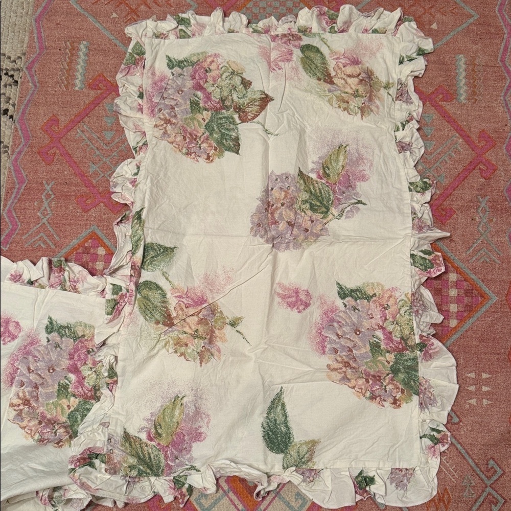 EGYPTION COTTON COLLECTION
Neuport News / 2 Standard size pillowcase/ ruffle